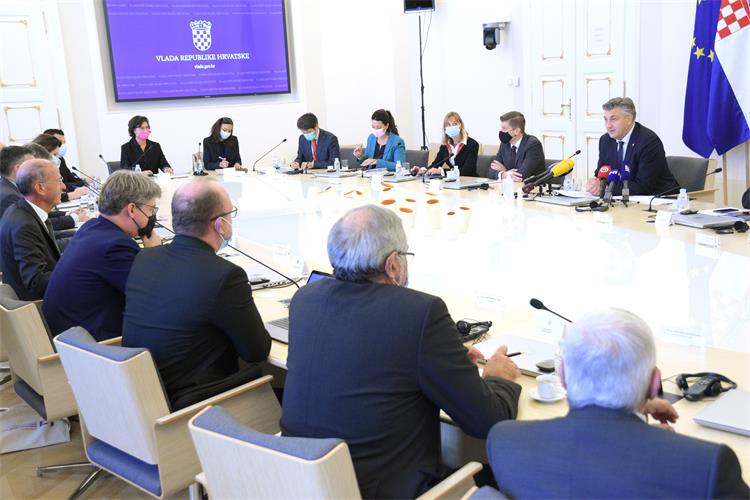 Plenković: Francuska je veliki partner Hrvatske, podići ćemo odnose dviju zemalja na još višu razinu